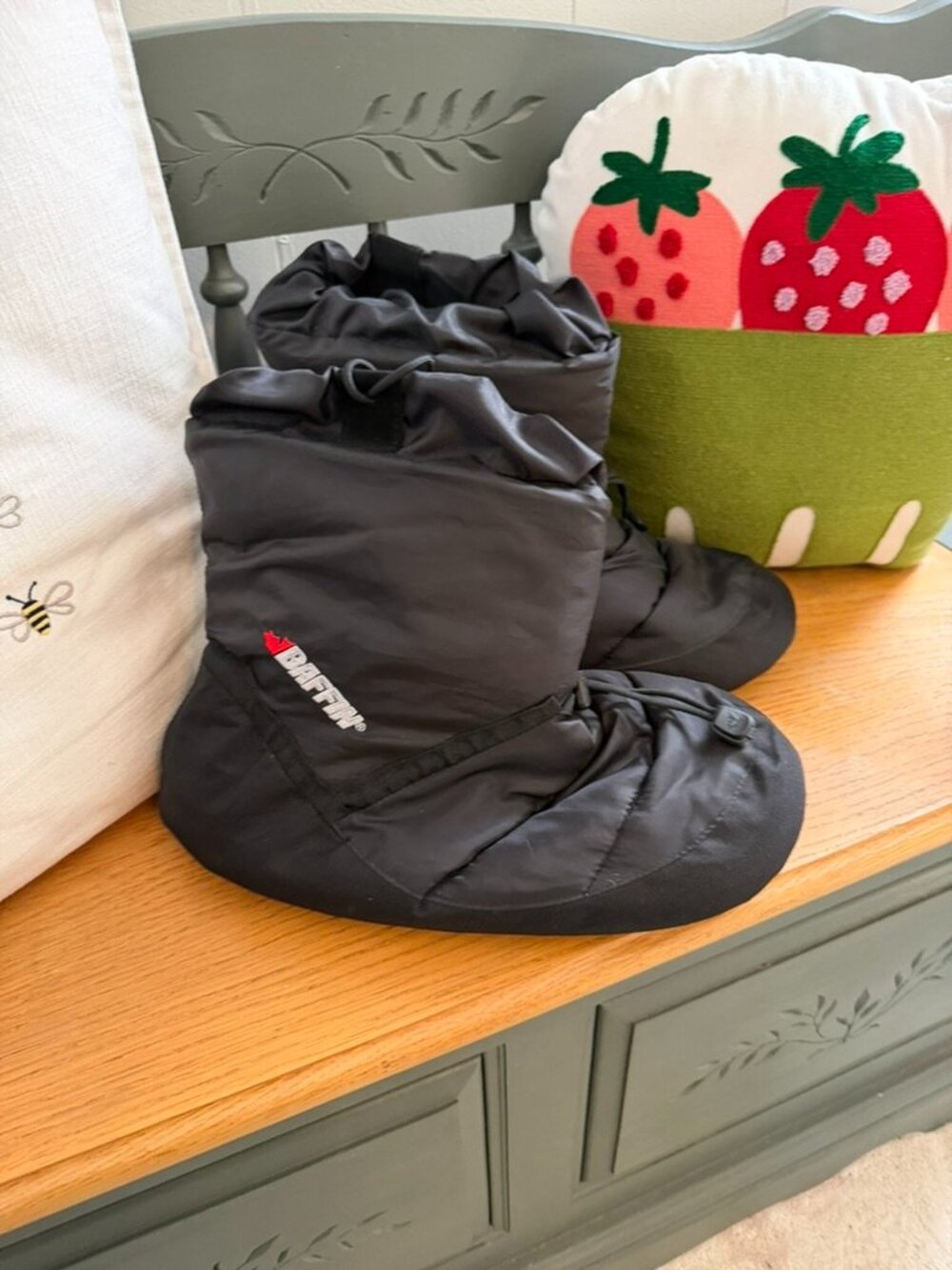 CUSH BOOTY | Unisex Hybrid Slipper Guide Black / XXXL